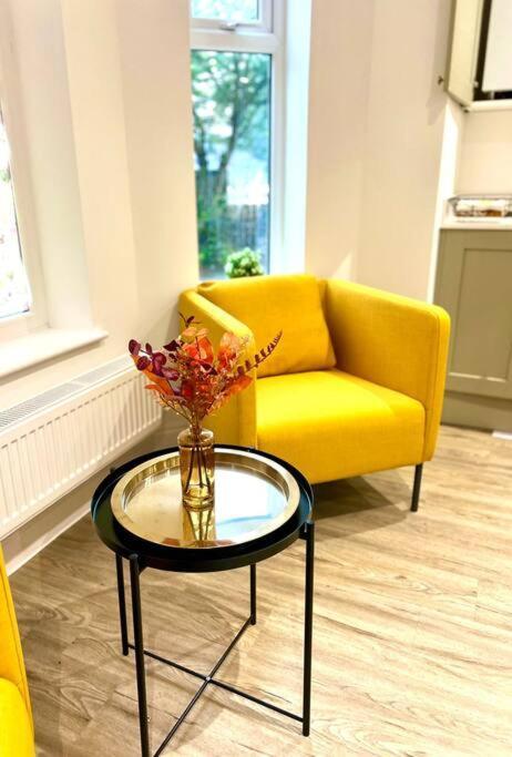 Brand New Apt - Beach Breeze Spacious 1-Bedroom Apartment With Parking - Sleeps 4 Ppl- Internet Bournemouth Luaran gambar
