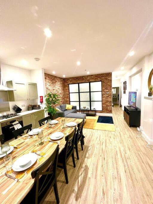 Brand New Apt - Beach Breeze Spacious 1-Bedroom Apartment With Parking - Sleeps 4 Ppl- Internet Bournemouth Luaran gambar
