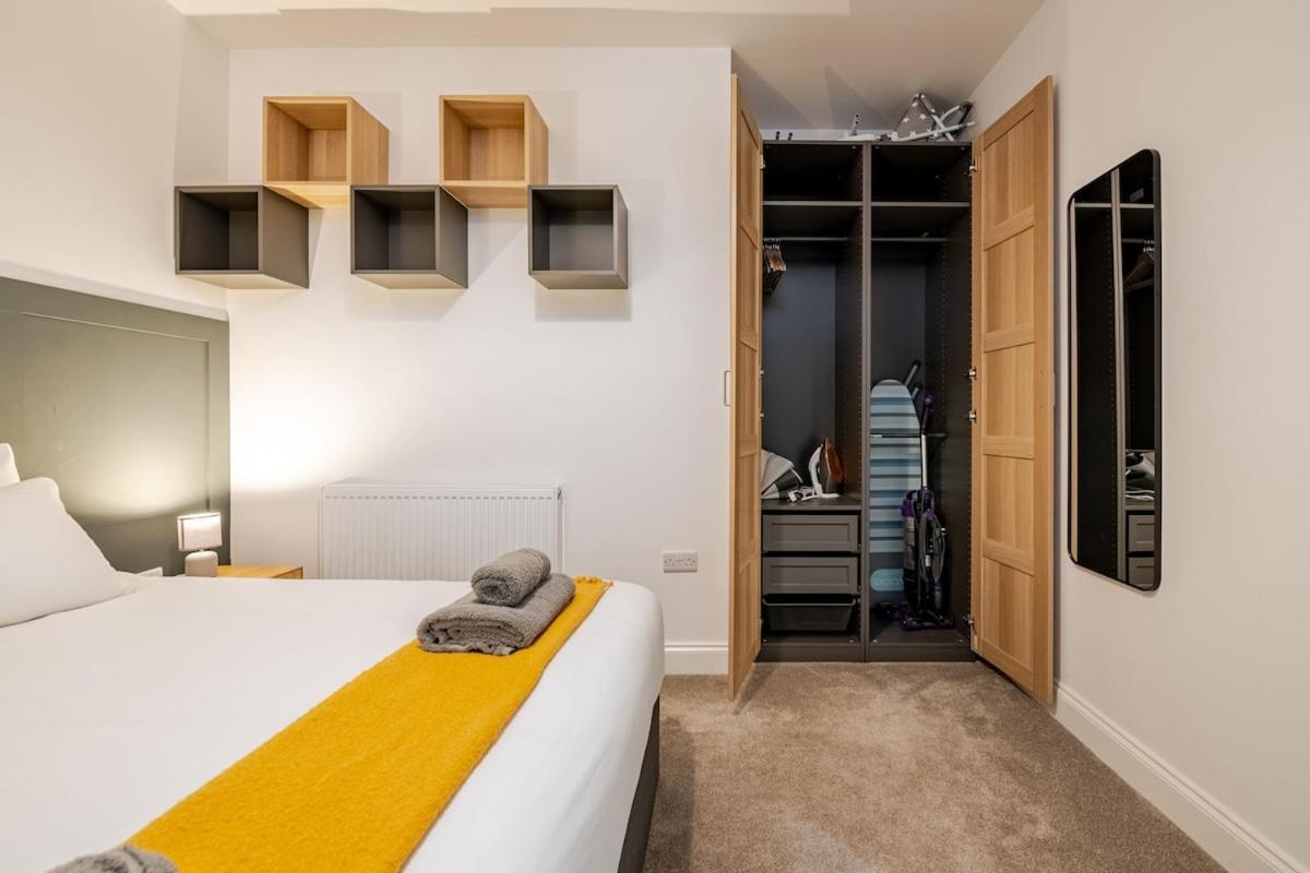 Brand New Apt - Beach Breeze Spacious 1-Bedroom Apartment With Parking - Sleeps 4 Ppl- Internet Bournemouth Luaran gambar