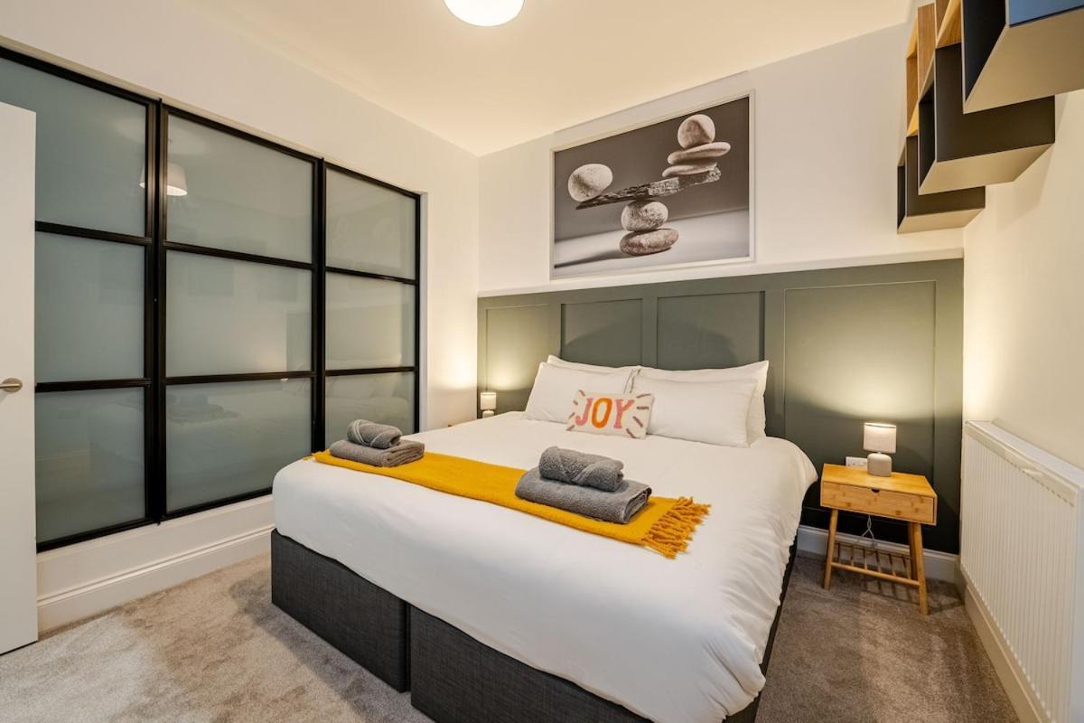 Brand New Apt - Beach Breeze Spacious 1-Bedroom Apartment With Parking - Sleeps 4 Ppl- Internet Bournemouth Luaran gambar
