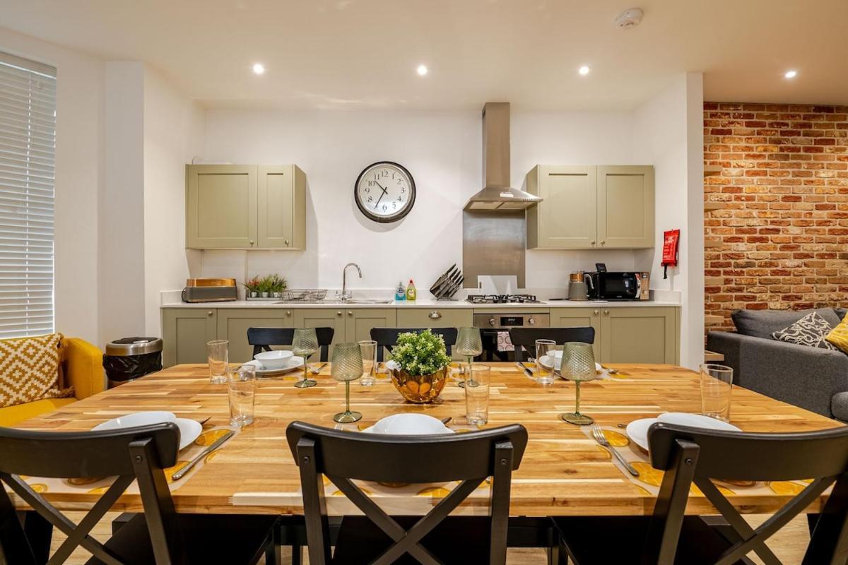 Brand New Apt - Beach Breeze Spacious 1-Bedroom Apartment With Parking - Sleeps 4 Ppl- Internet Bournemouth Luaran gambar