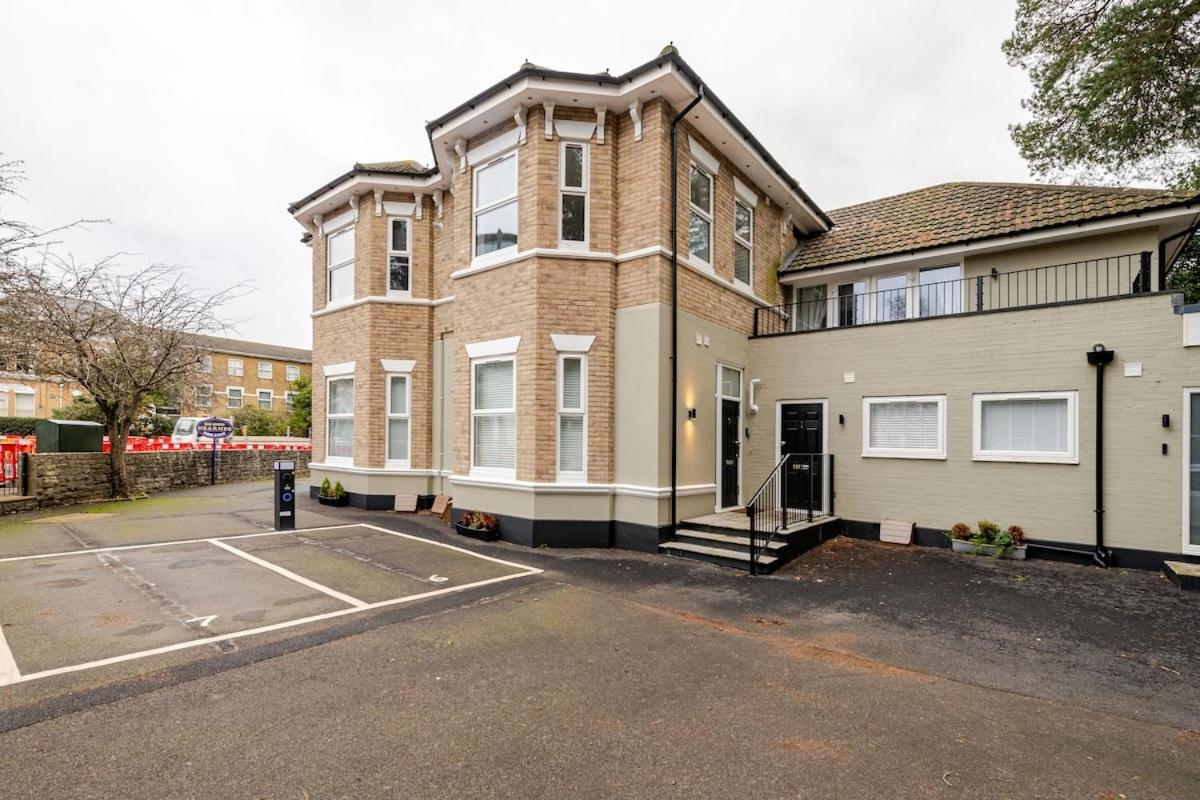 Brand New Apt - Beach Breeze Spacious 1-Bedroom Apartment With Parking - Sleeps 4 Ppl- Internet Bournemouth Luaran gambar